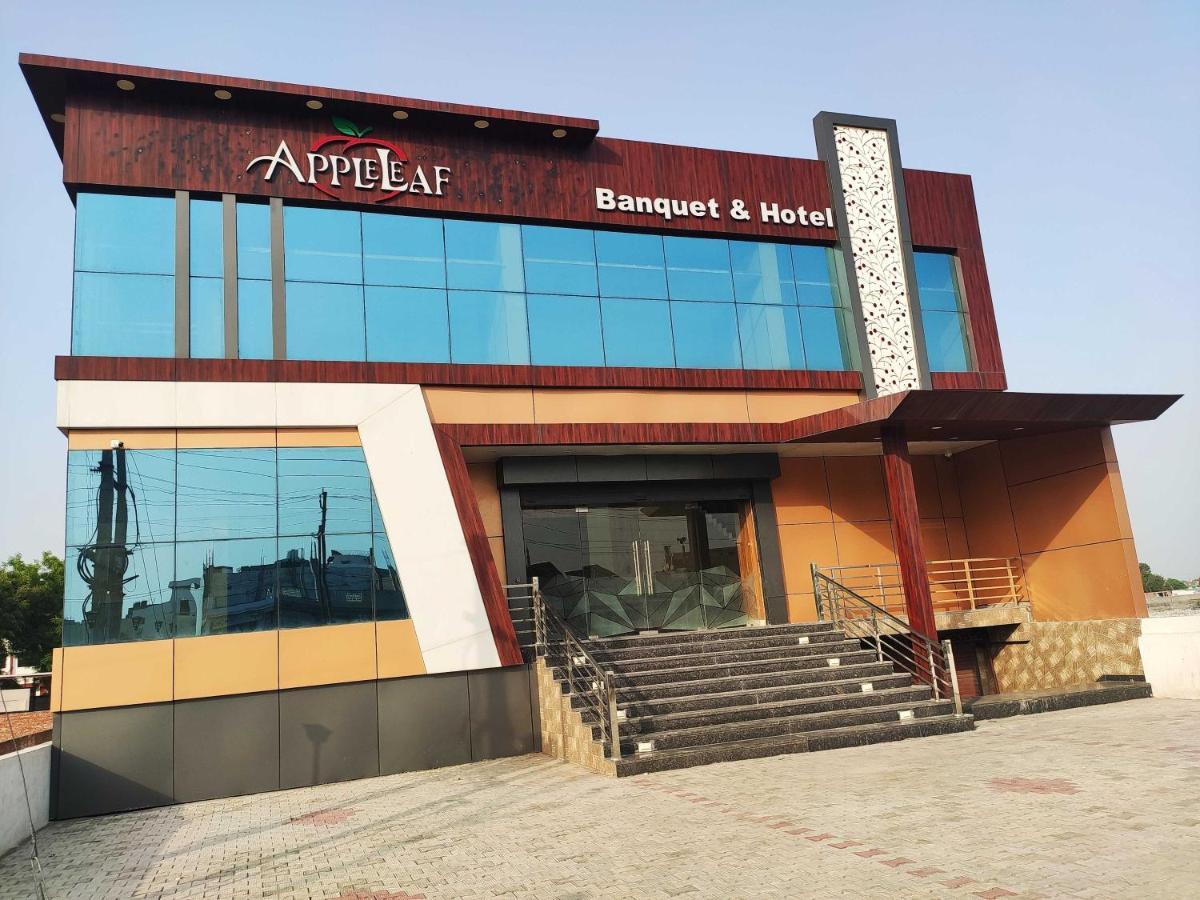 Oyo 92169 Apple Leaf Banquet & Hotel Alīgarh Exteriér fotografie